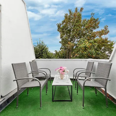 Newly Renovated Kensington 2 Bedroom Apartment With Balcony Near Harrods Sleeps 6, 2 Min Walk From Station London Exterior photo